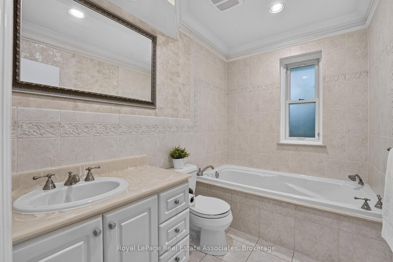 7 Greening Crescent • Toronto, ON photo 26