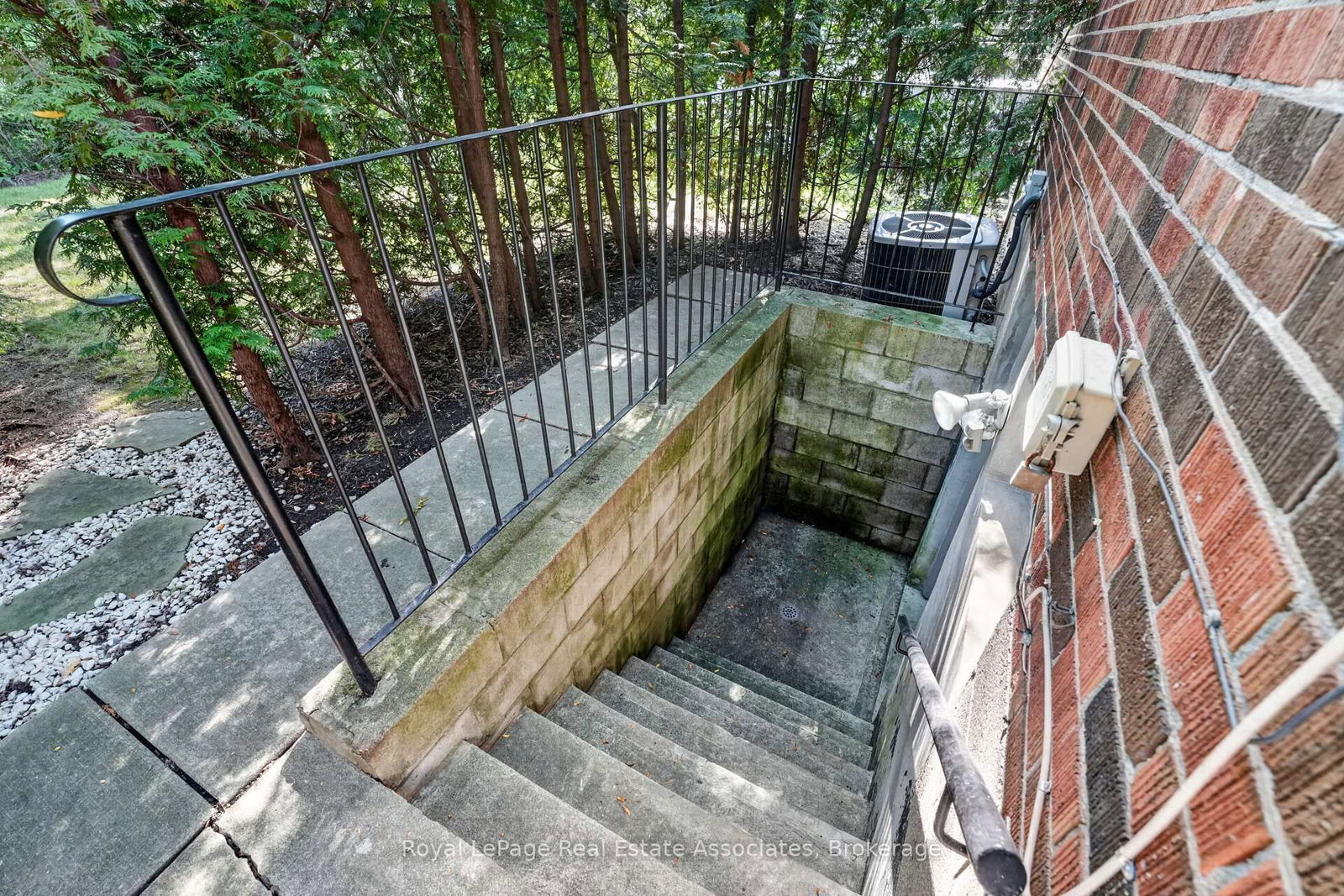 7 Greening Crescent • Toronto, ON photo 41