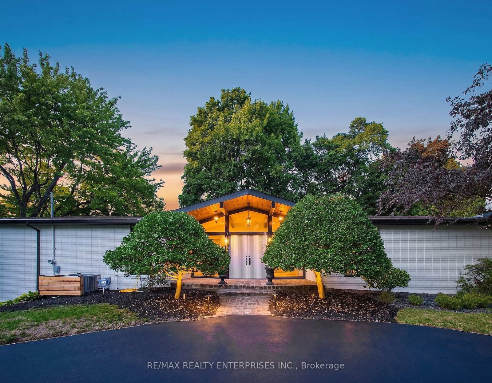625 Sir Richards Road • Mississauga, ON photo 1