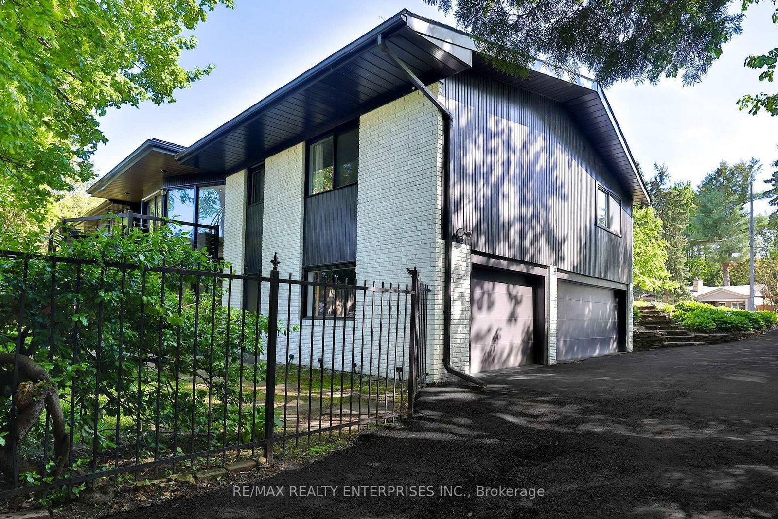 625 Sir Richards Road • Mississauga, ON photo 4
