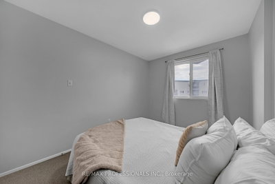 2001 Bonnymede Mississauga,ON L5J 4H8 — Photo 17