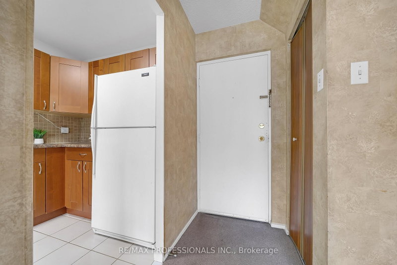 2001 Bonnymede Mississauga,ON L5J 4H8 — Photo 24