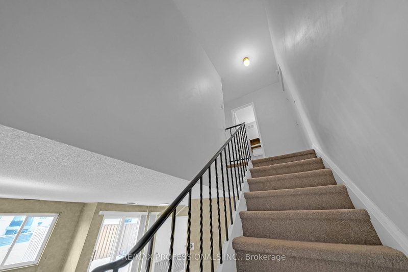 2001 Bonnymede Mississauga,ON L5J 4H8 — Photo 31