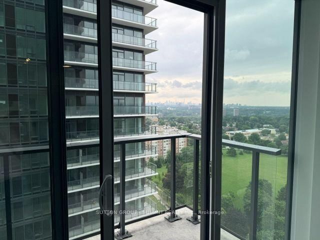 1807 - 4010 Eglinton Avenue W