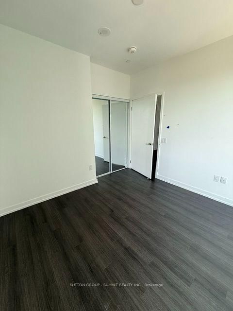 1807 - 4010 Eglinton Avenue W