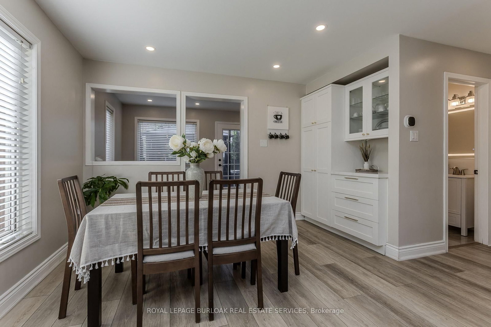 5190 Wood Crescent • Burlington, ON photo 10