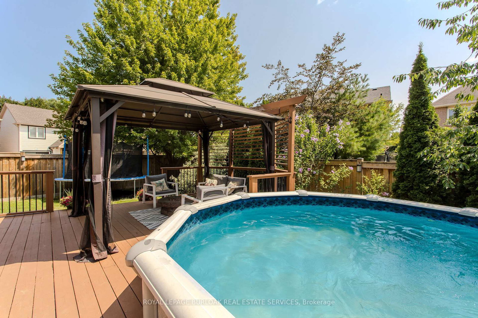 5190 Wood Crescent • Burlington, ON photo 3
