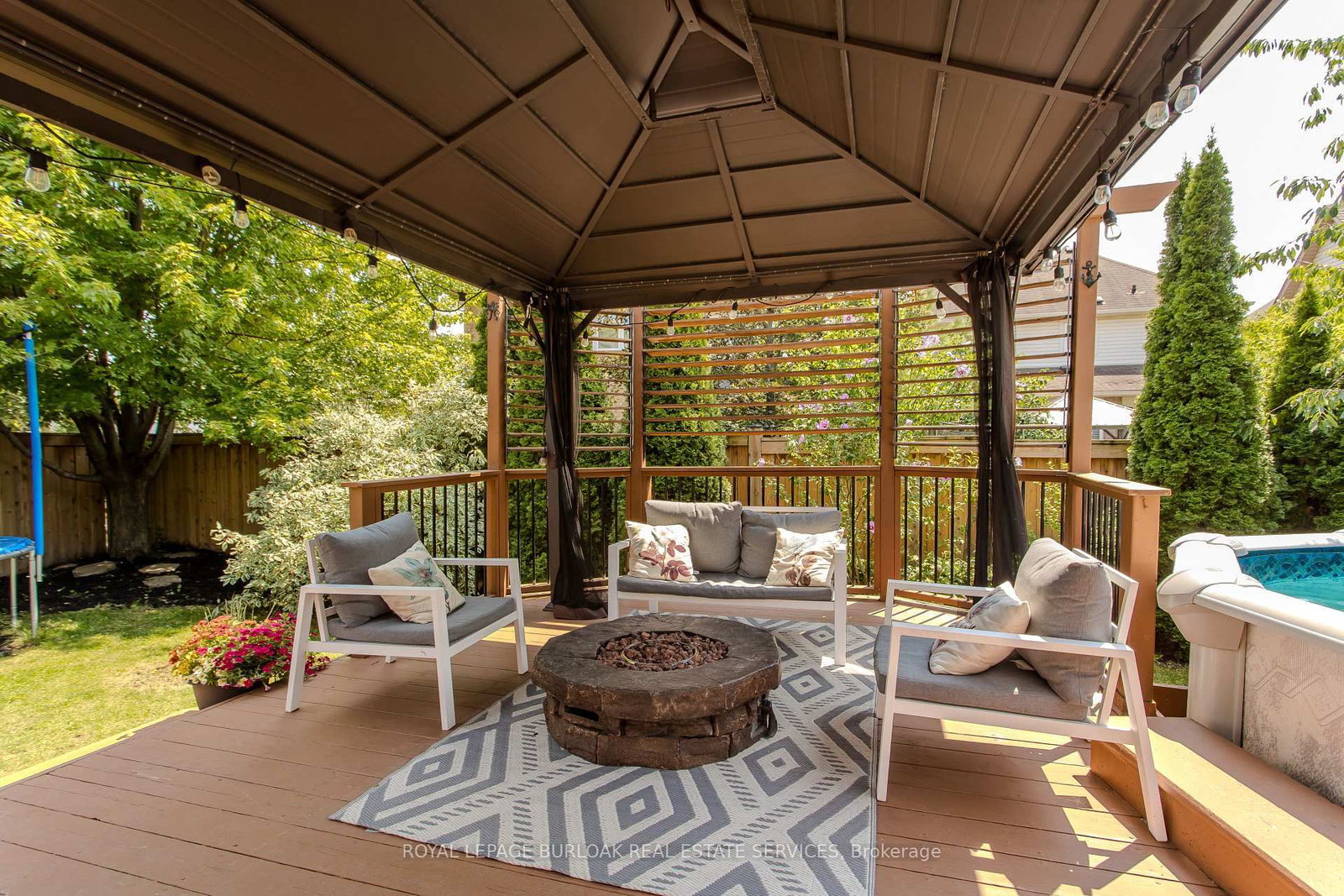 5190 Wood Crescent • Burlington, ON photo 4