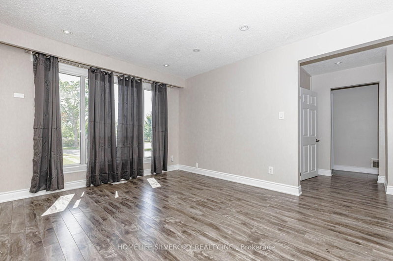 3701 Keenan Mississauga,ON L4T 3M1 — Photo 12