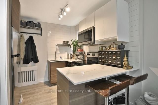 303 - 112 Alder Crescent