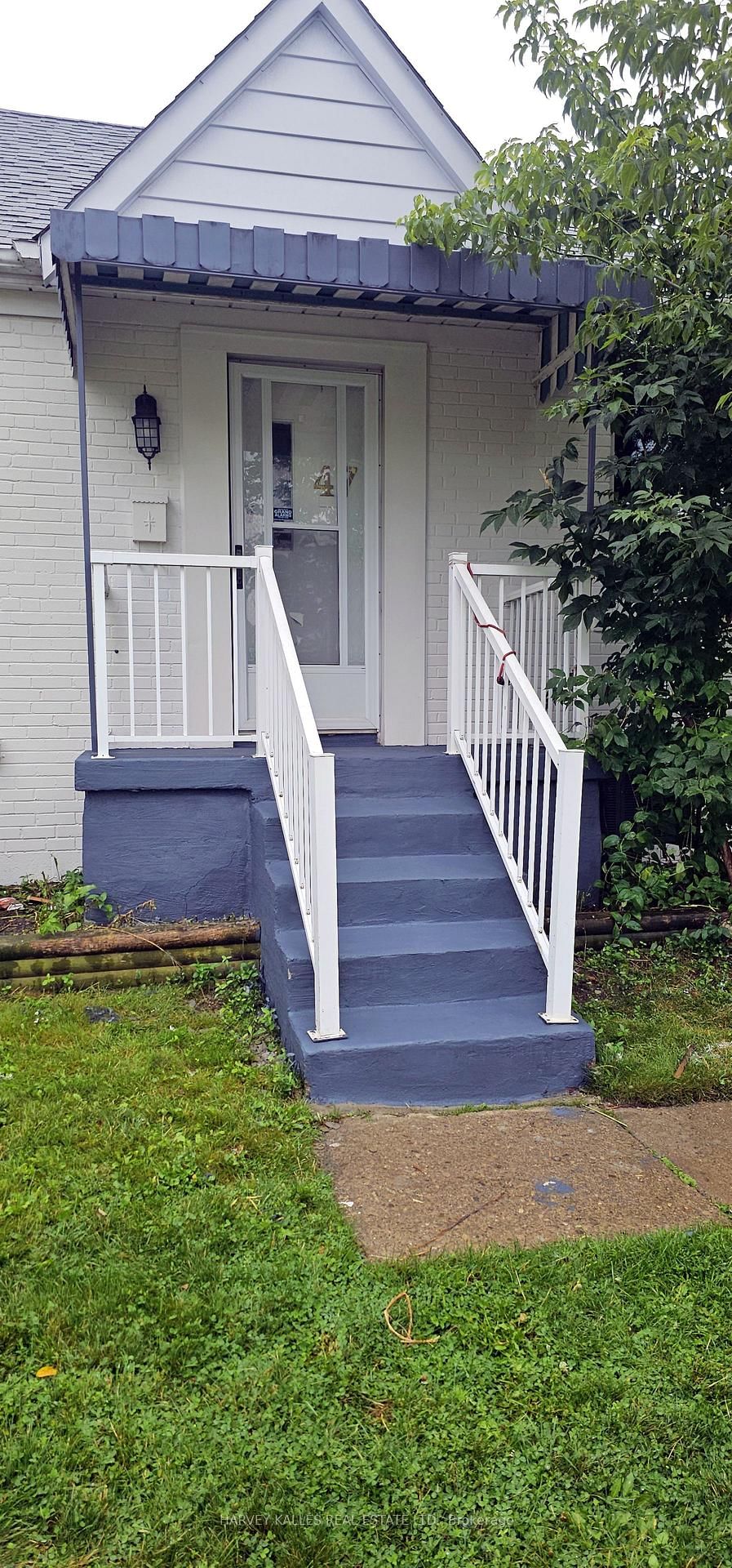 Lower - 47 Stayner Avenue, Toronto 2