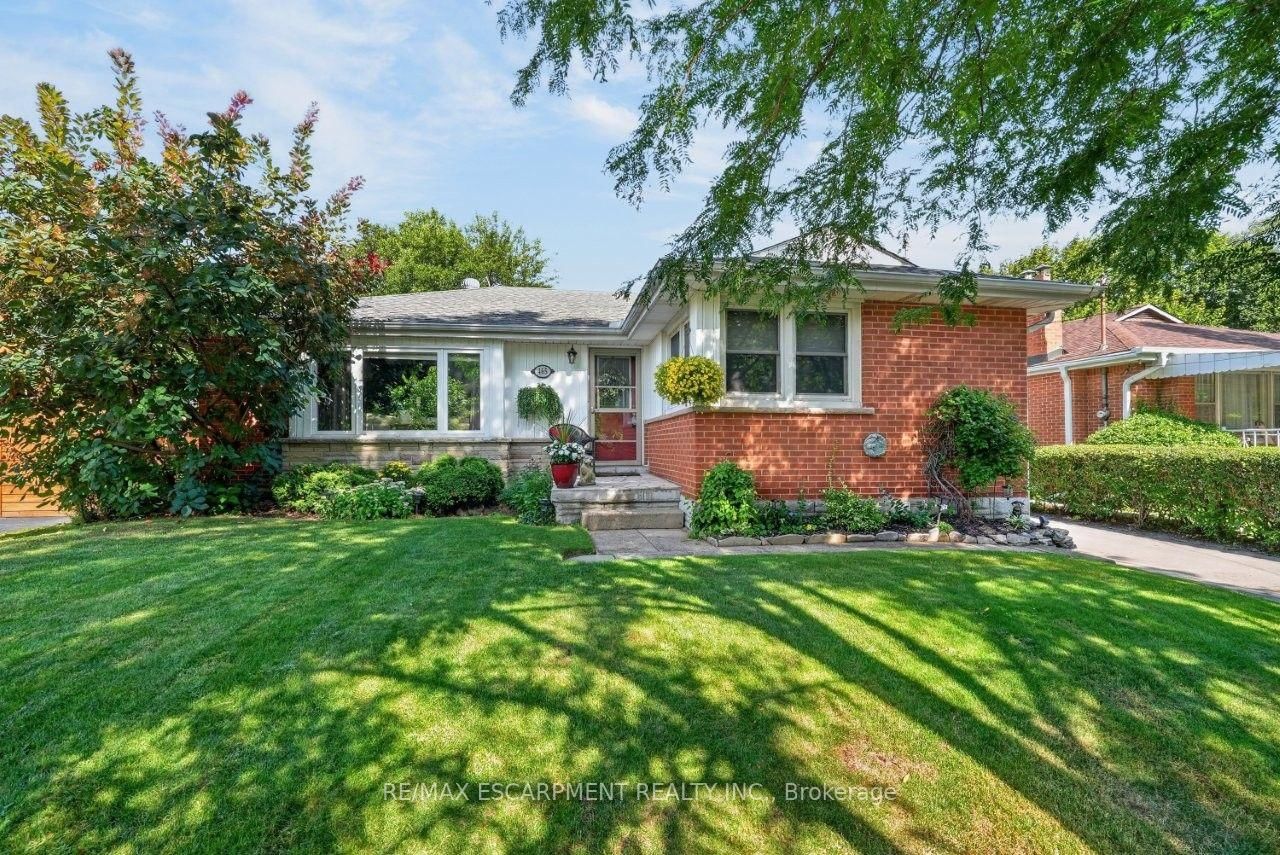 465 Springbank Crescent • Burlington, ON photo 1
