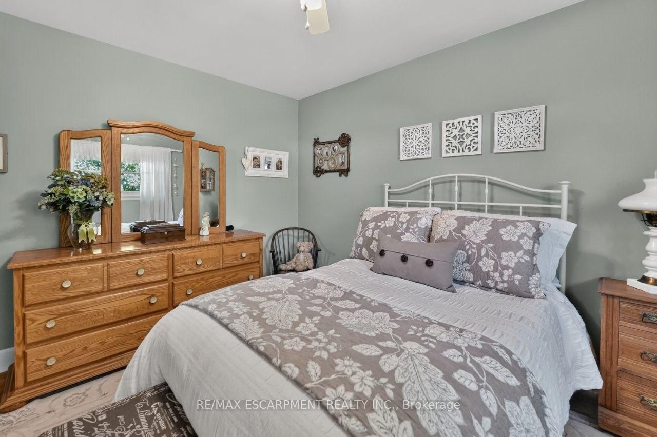 465 Springbank Crescent • Burlington, ON photo 13