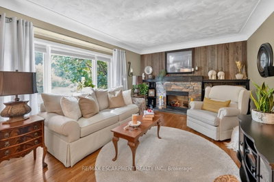 465 Springbank Crescent • Burlington, ON photo 5