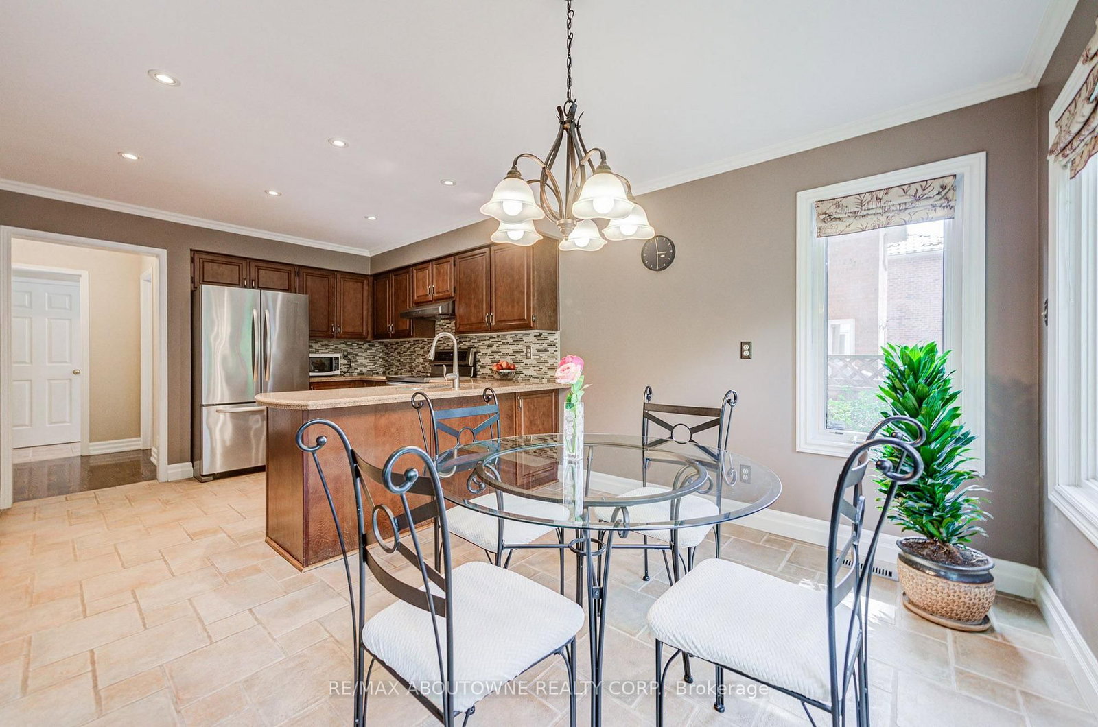 1511 Stoneybrook Trail • Oakville, ON photo 16