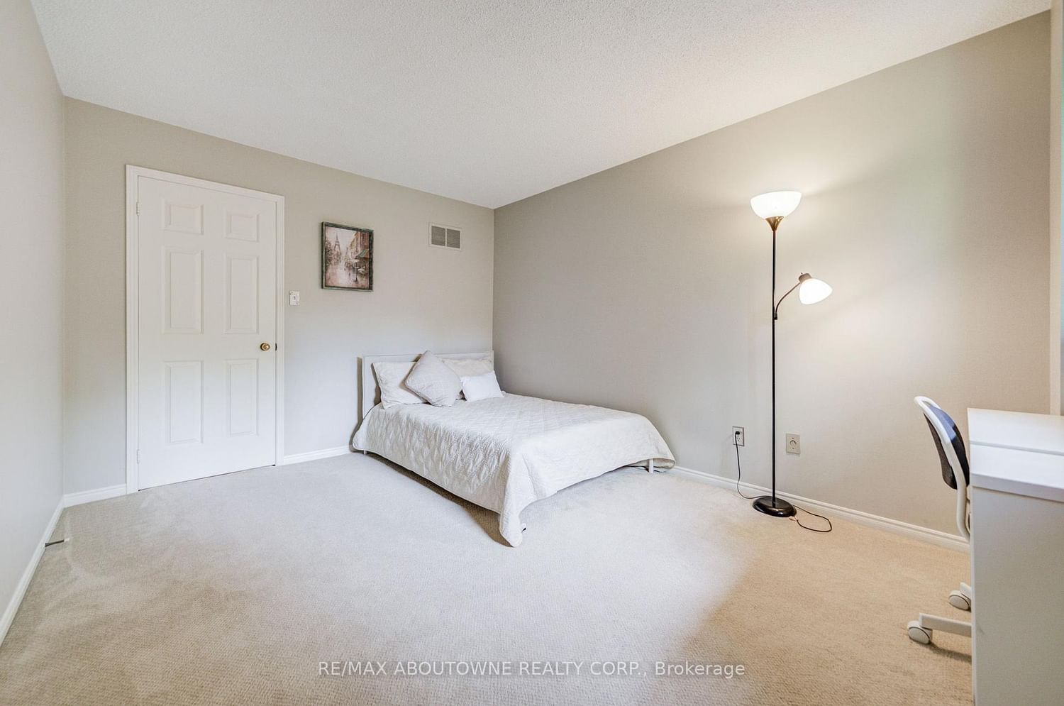 1511 Stoneybrook Trail • Oakville, ON photo 30