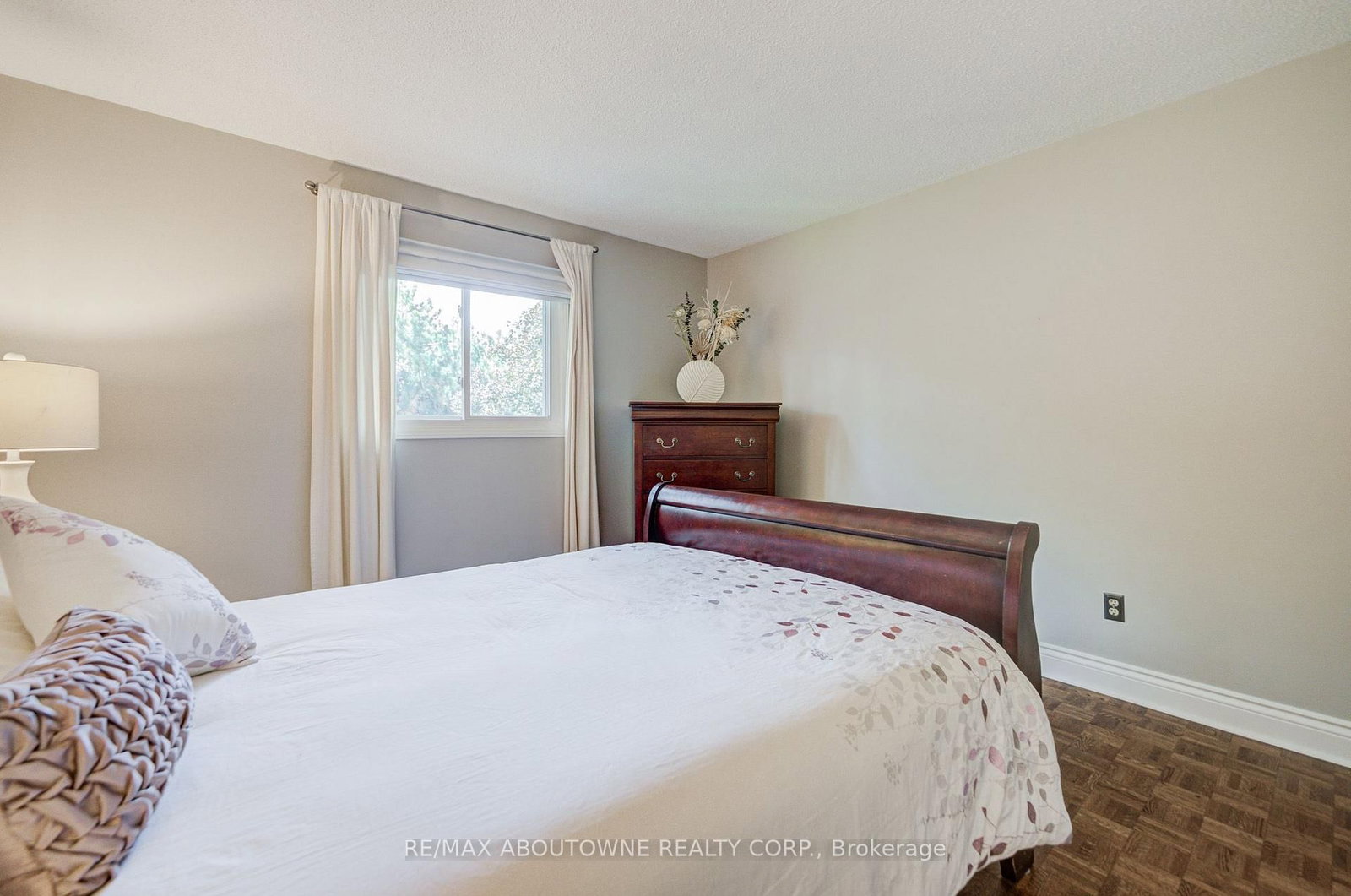 1511 Stoneybrook Trail • Oakville, ON photo 37