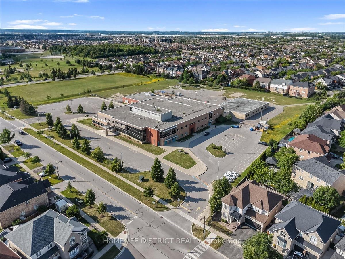 901 BENNETT Boulevard • Milton, ON photo 48