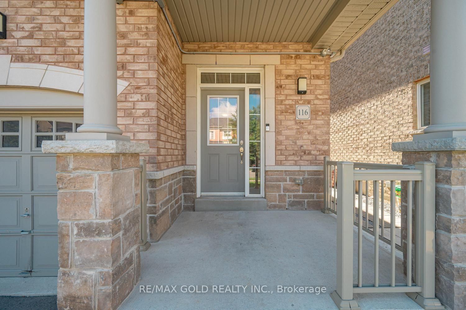 116 Lesabre Crescent • Brampton, ON photo 4