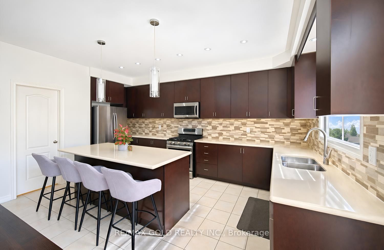 116 Lesabre Crescent • Brampton, ON photo 8