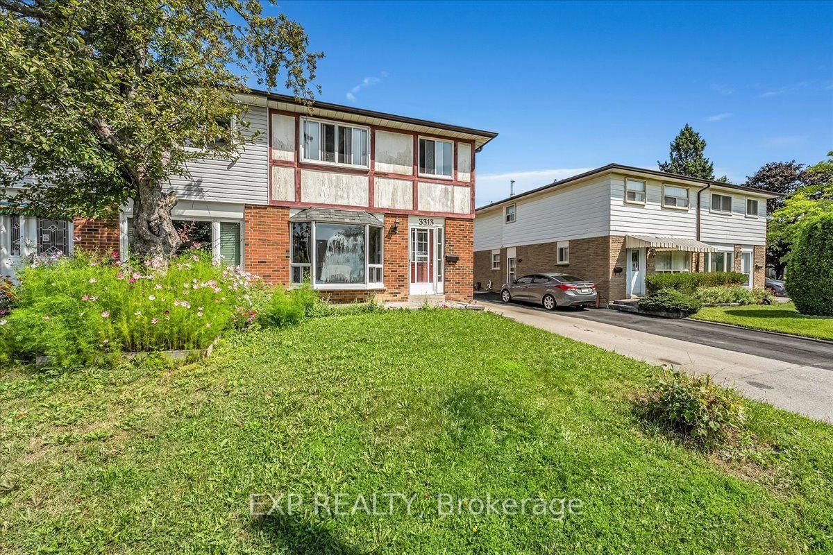 3313 Acala Crescent • Mississauga, ON photo 2
