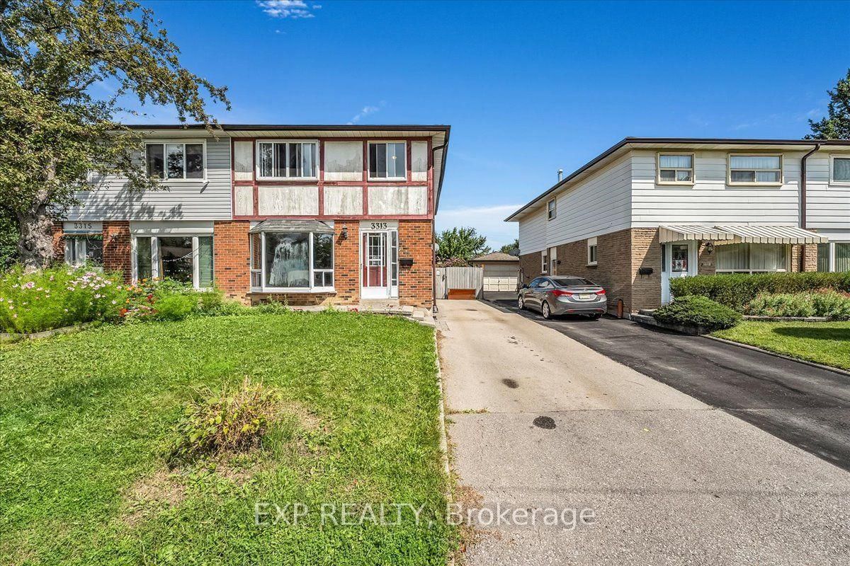 3313 Acala Crescent • Mississauga, ON photo 3