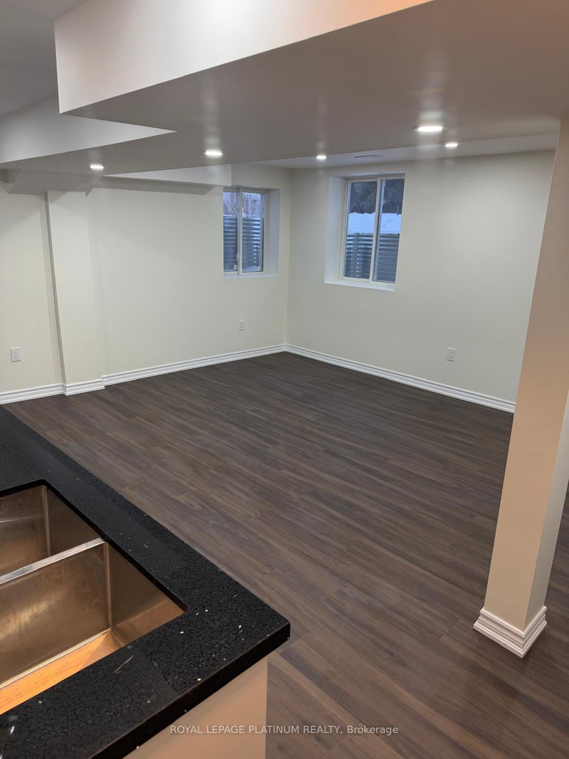 Bsmt - 45 Braemar Drive E