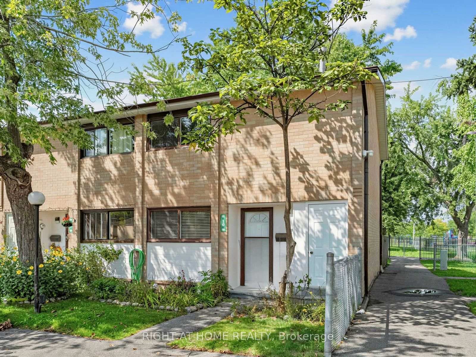 10 Fleetwood Crescent • #10 • Brampton, ON photo 1
