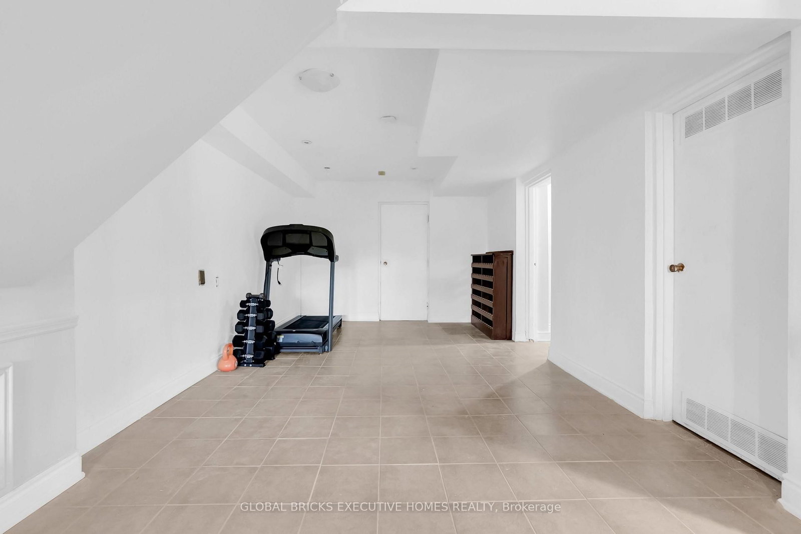 2169 Bonfield Court • Burlington, ON photo 37