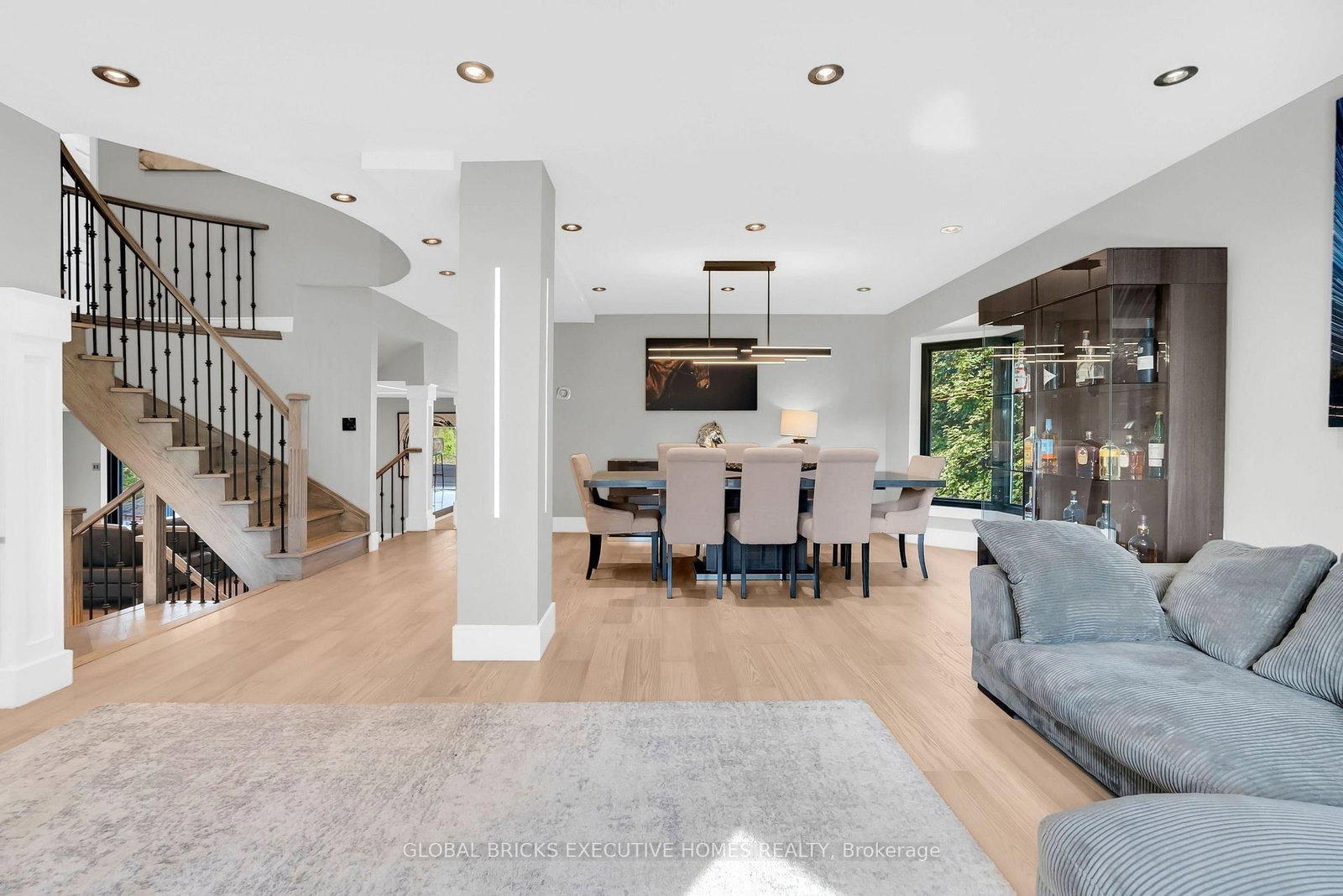 2169 Bonfield Court • Burlington, ON photo 9