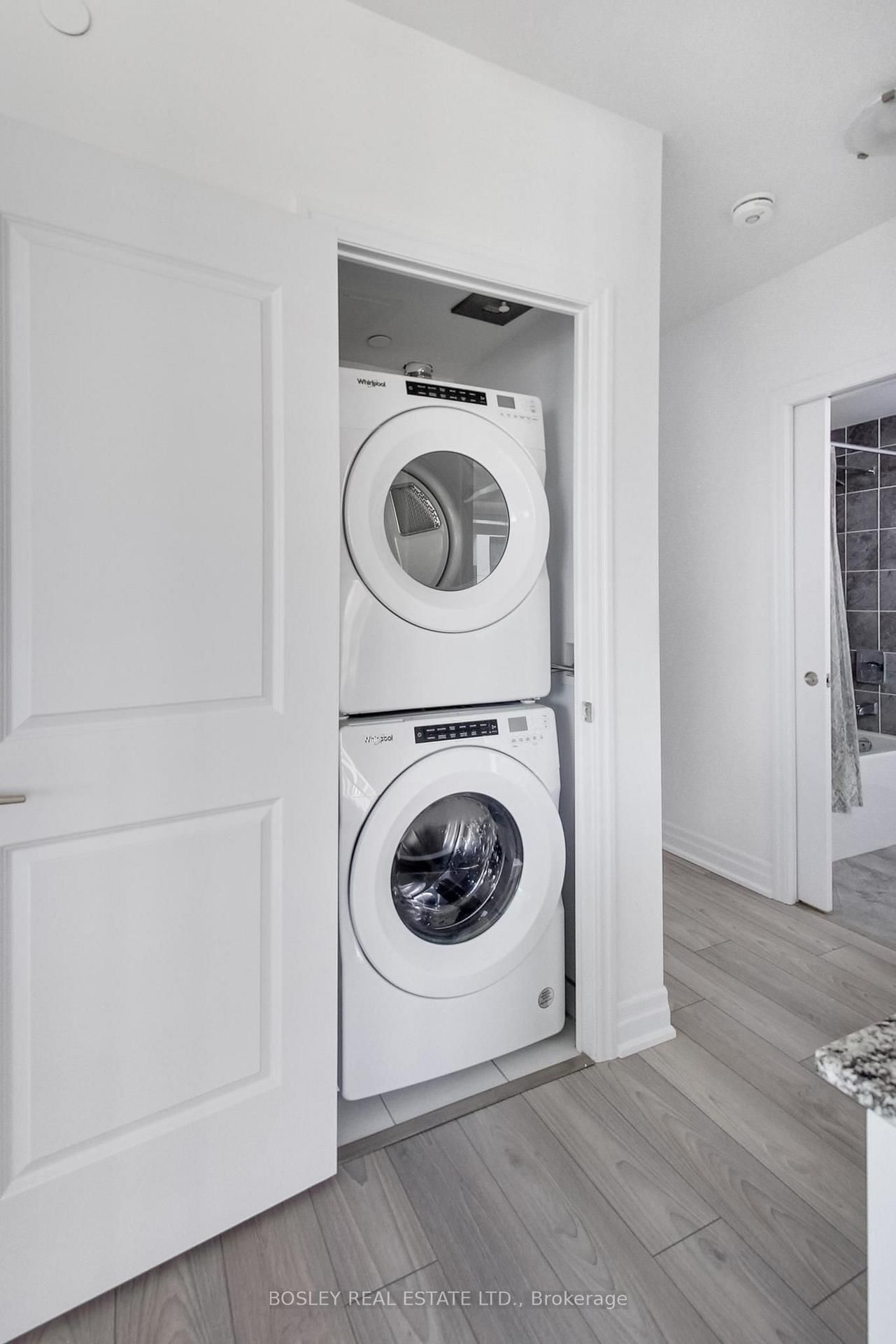 36 Elm Drive W • #704 • Mississauga, ON photo 9