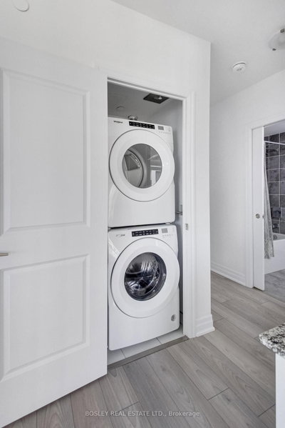 36 Elm Drive W • #704 • Mississauga, ON photo 9