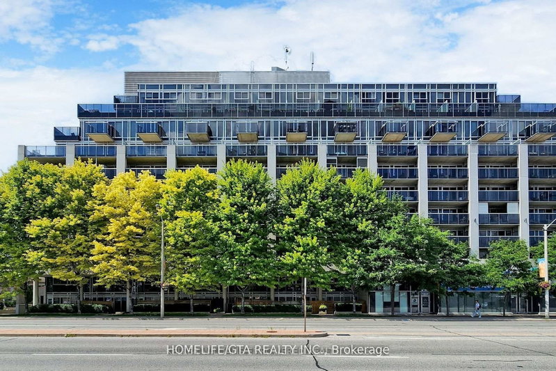 710 - 1040 The Queensway Avenue