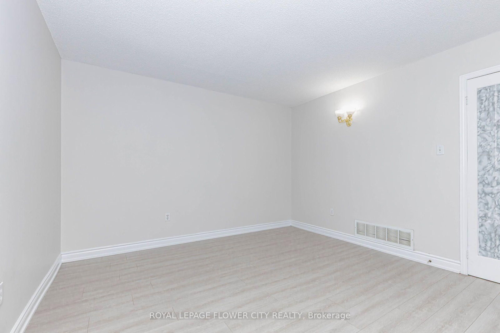 14 Canarvan Court • Brampton, ON photo 12