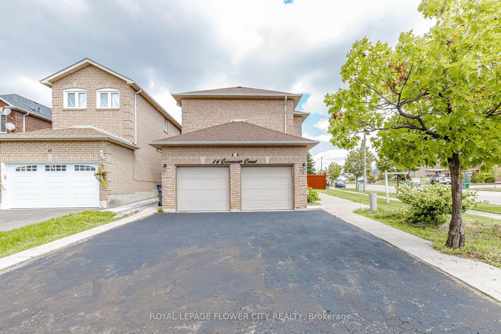 14 Canarvan Court • Brampton, ON photo 2