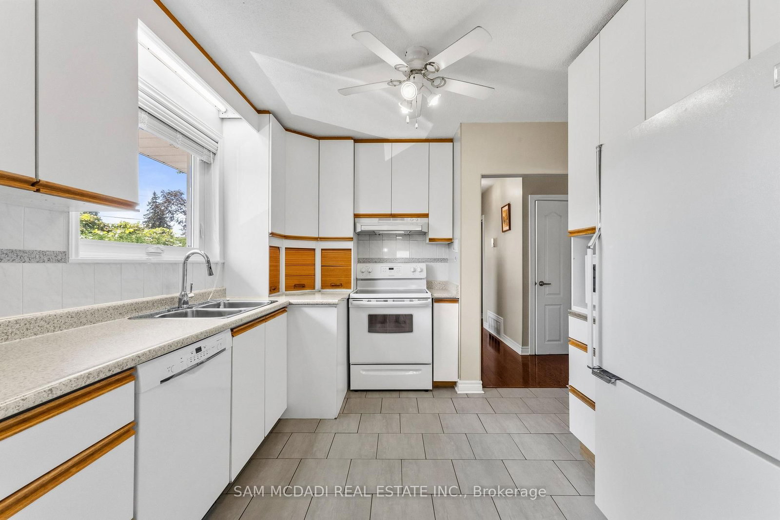 248 Wellesworth Drive • Toronto, ON photo 25