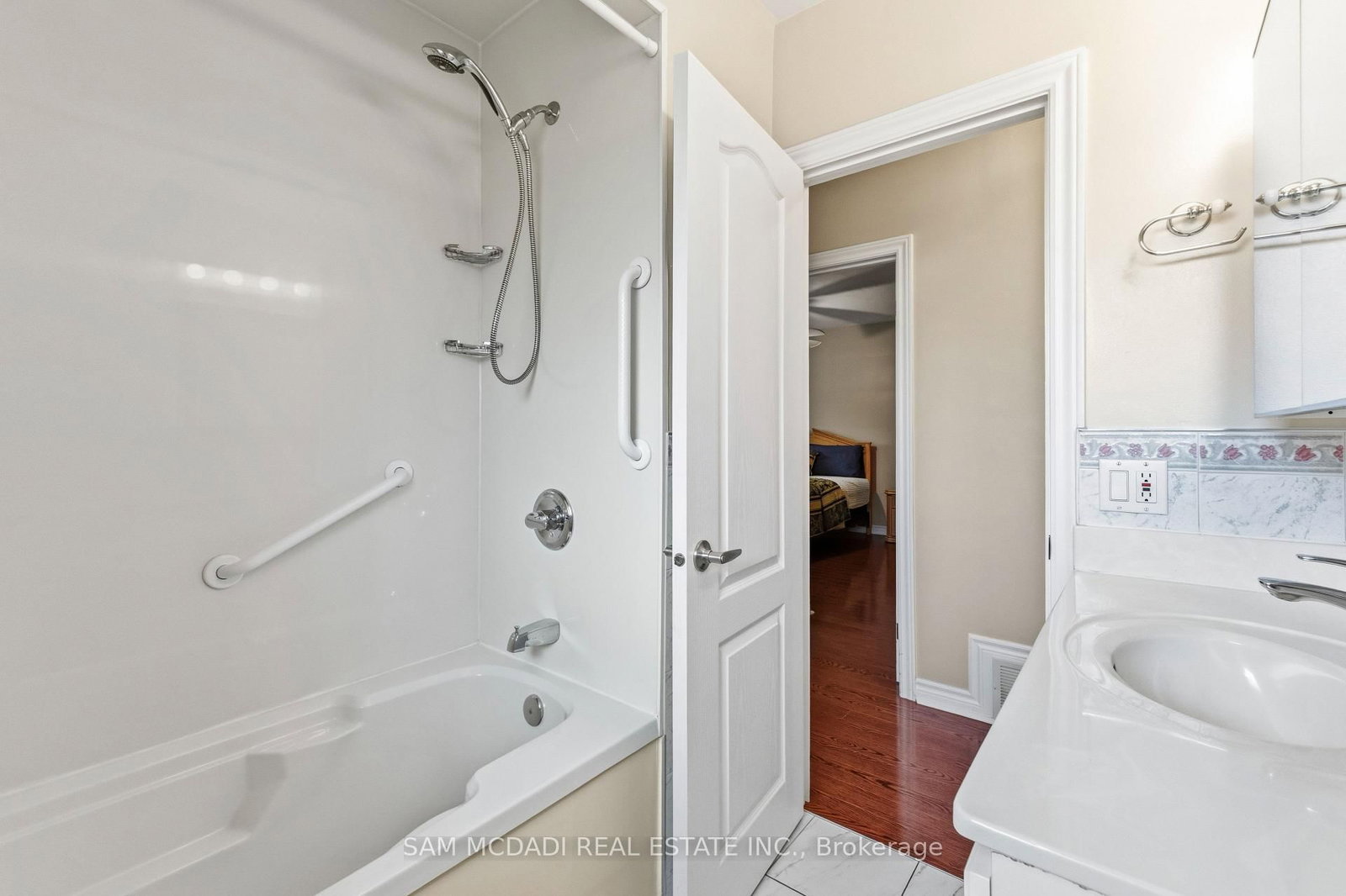 248 Wellesworth Drive • Toronto, ON photo 35