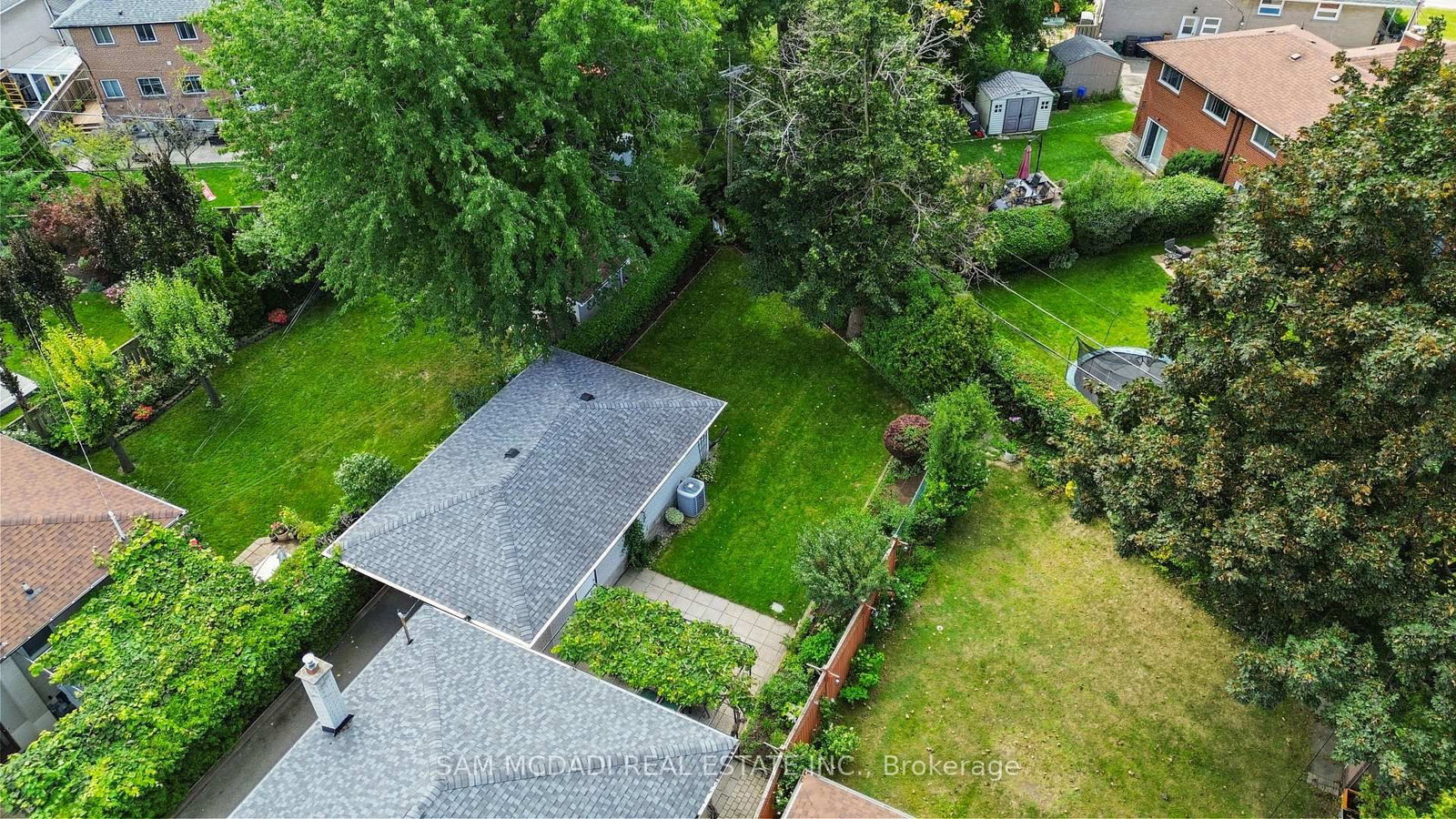248 Wellesworth Drive • Toronto, ON photo 5