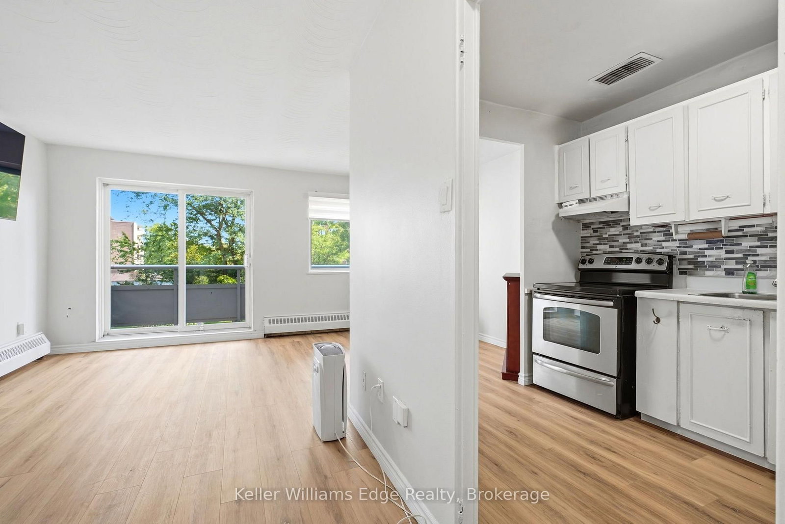 785 Browns Toronto,ON M8W 3V8 — Photo 5
