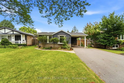 677 Lomond Crescent • Burlington, ON photo 2