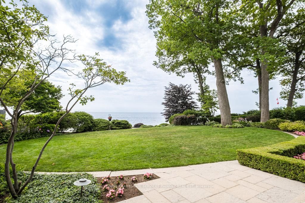 6 Ennisclare Drive W • Oakville, ON photo 40