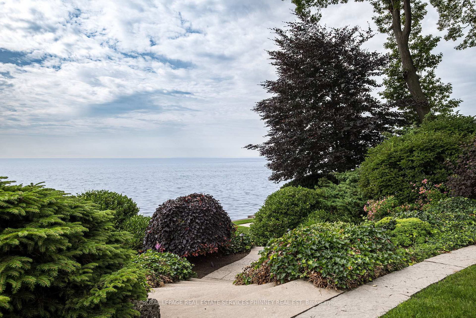6 Ennisclare Drive W • Oakville, ON photo 41