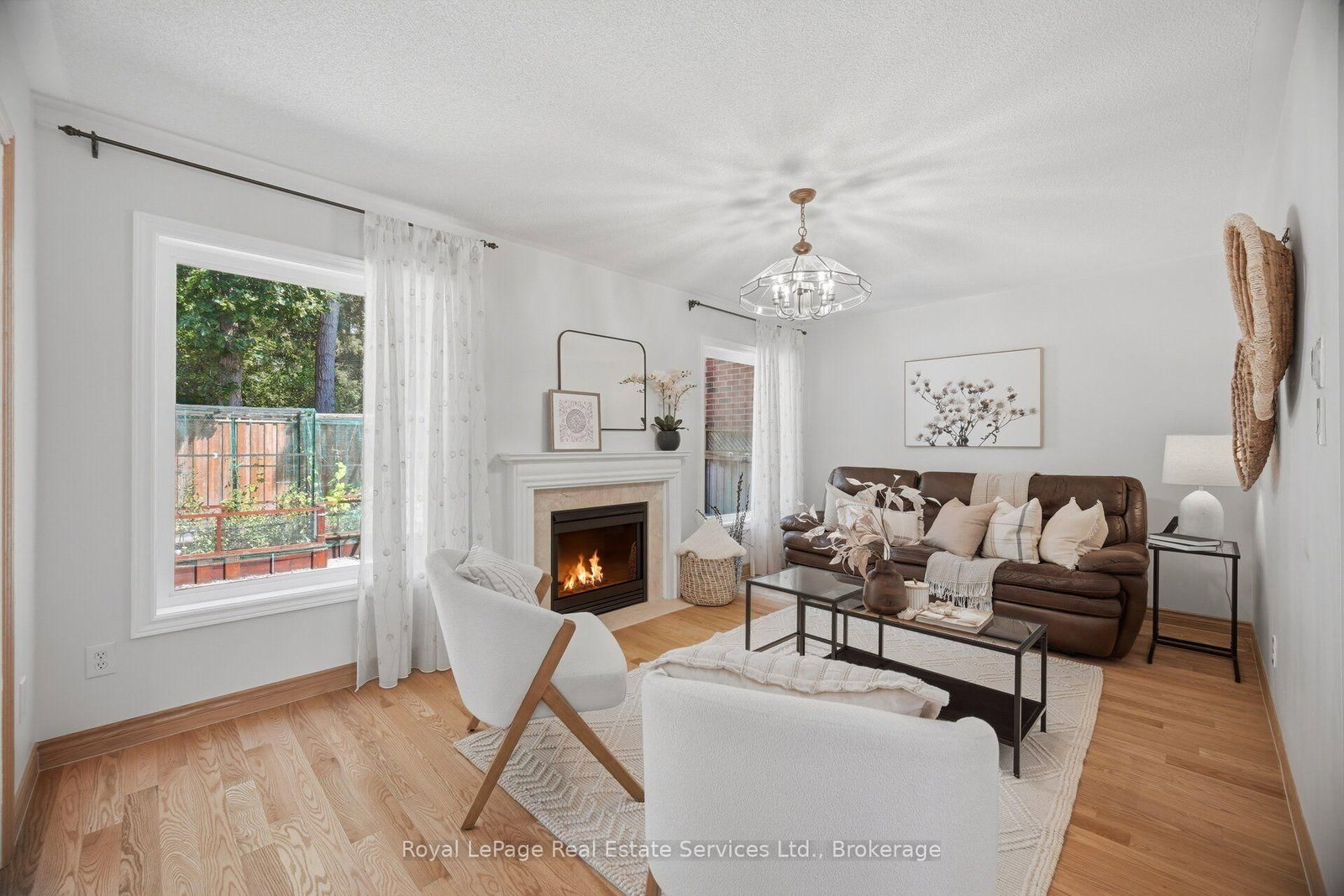 2259 Empire Crescent • Burlington, ON photo 3