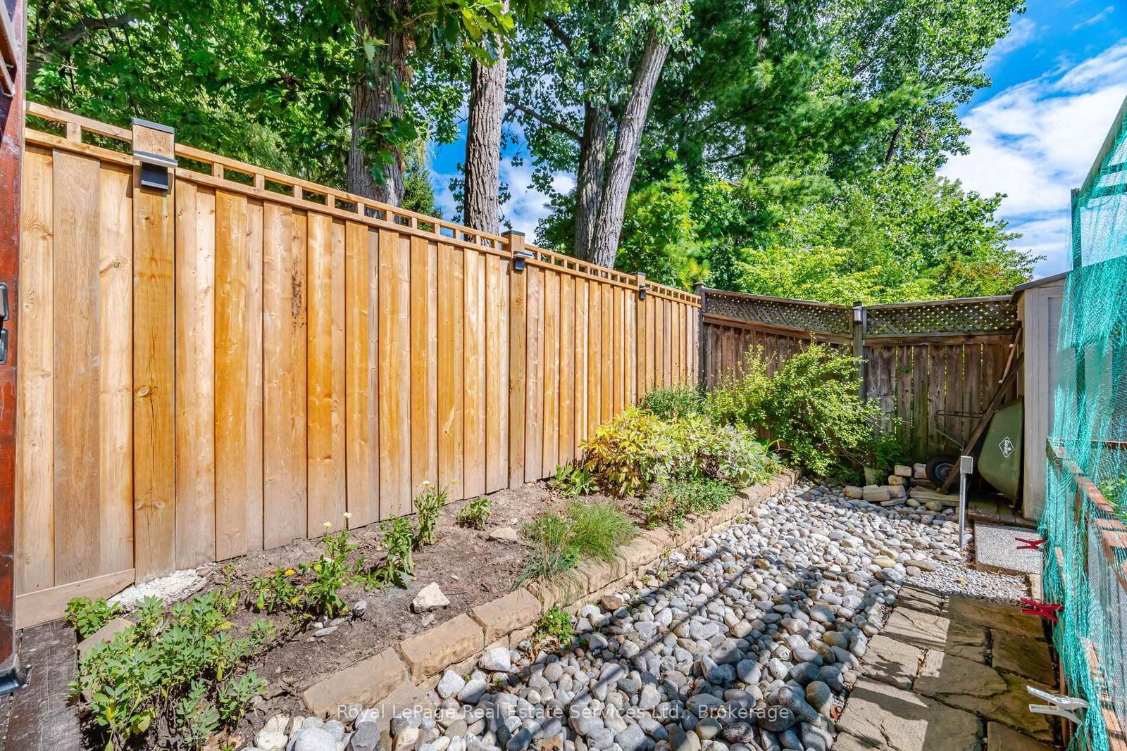 2259 Empire Crescent • Burlington, ON photo 37