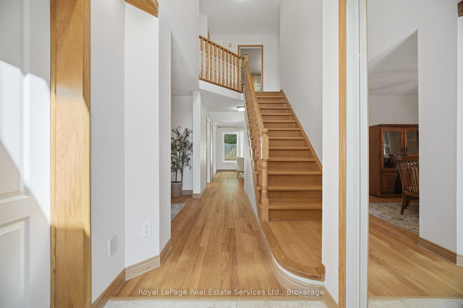 2259 Empire Crescent • Burlington, ON photo 5