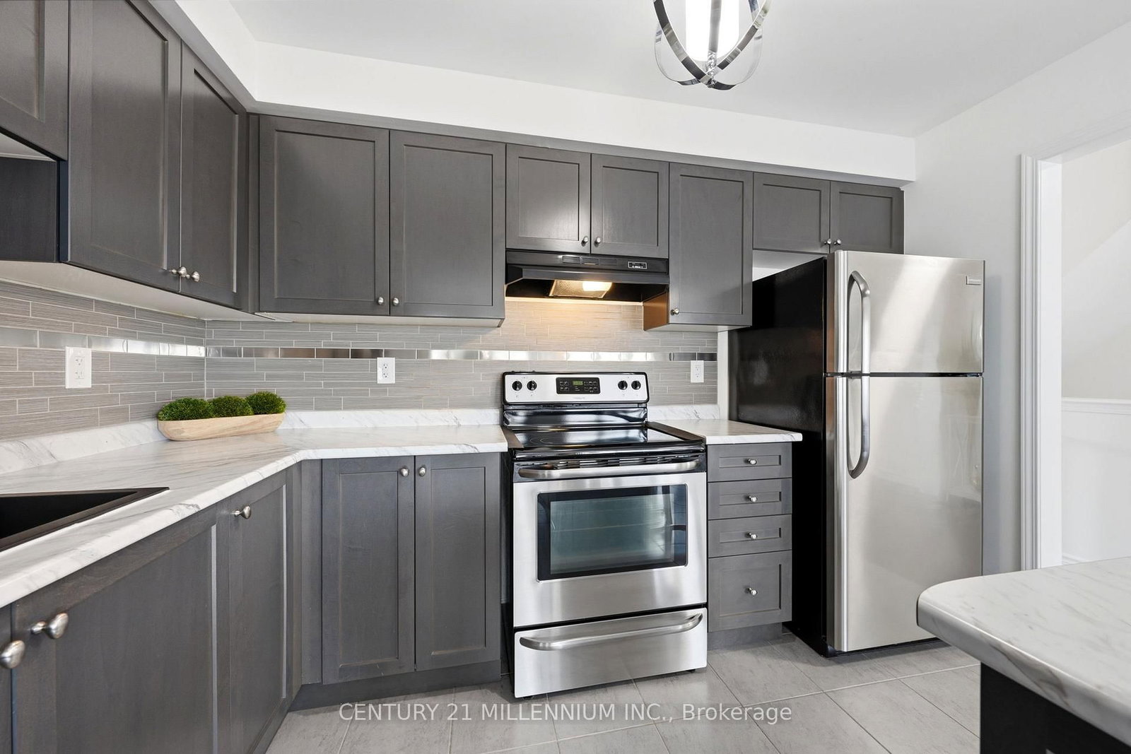 242 Remembrance Road • Brampton, ON photo 12