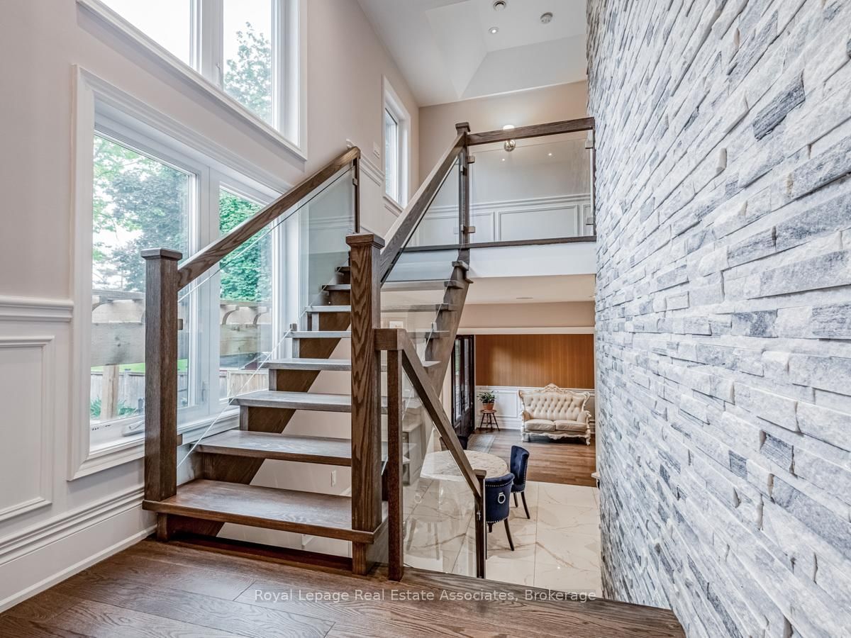 96 Elmcrest Road • Toronto, ON photo 16