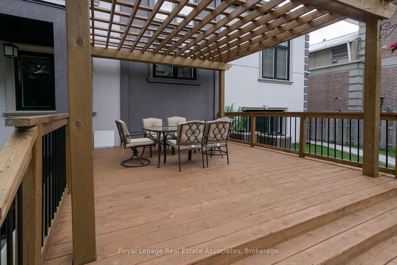 96 Elmcrest Road • Toronto, ON photo 35