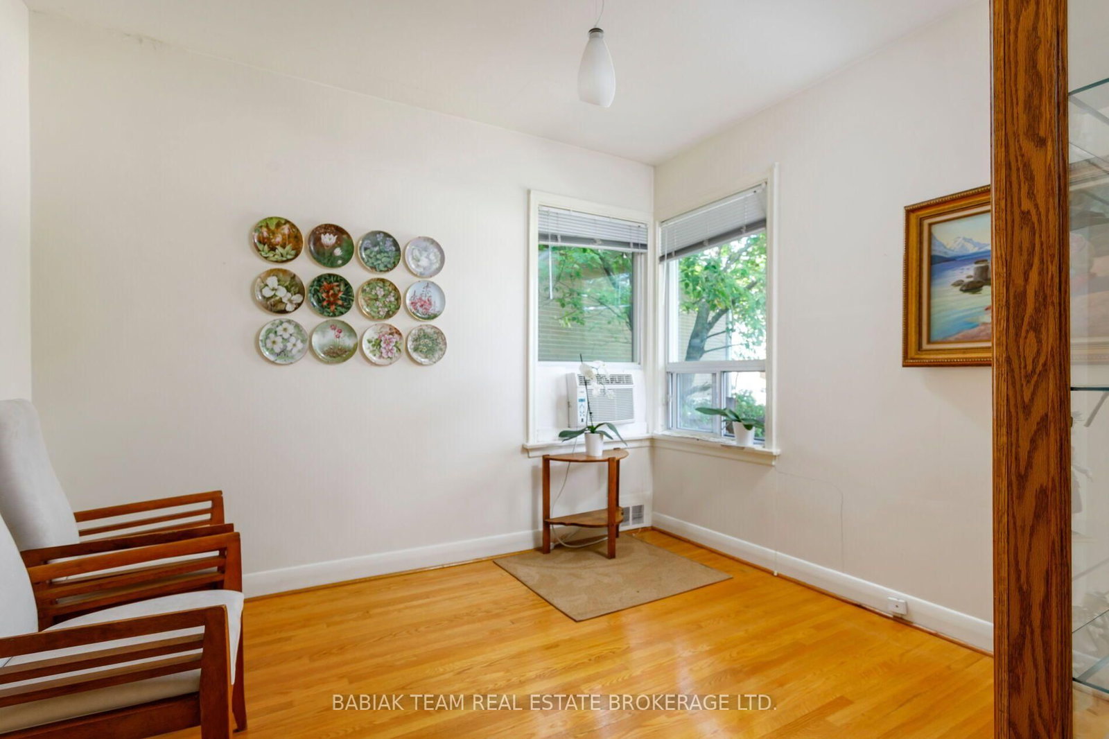 4 Ivy Lea Crescent • Toronto, ON photo 10