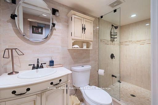 38 Abbey Road • Brampton, ON photo 16